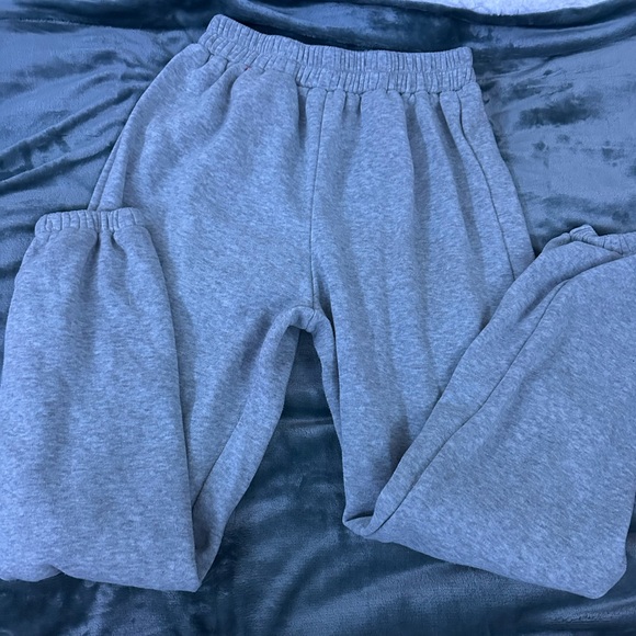 plain grey sweatpants - Picture 1 of 2